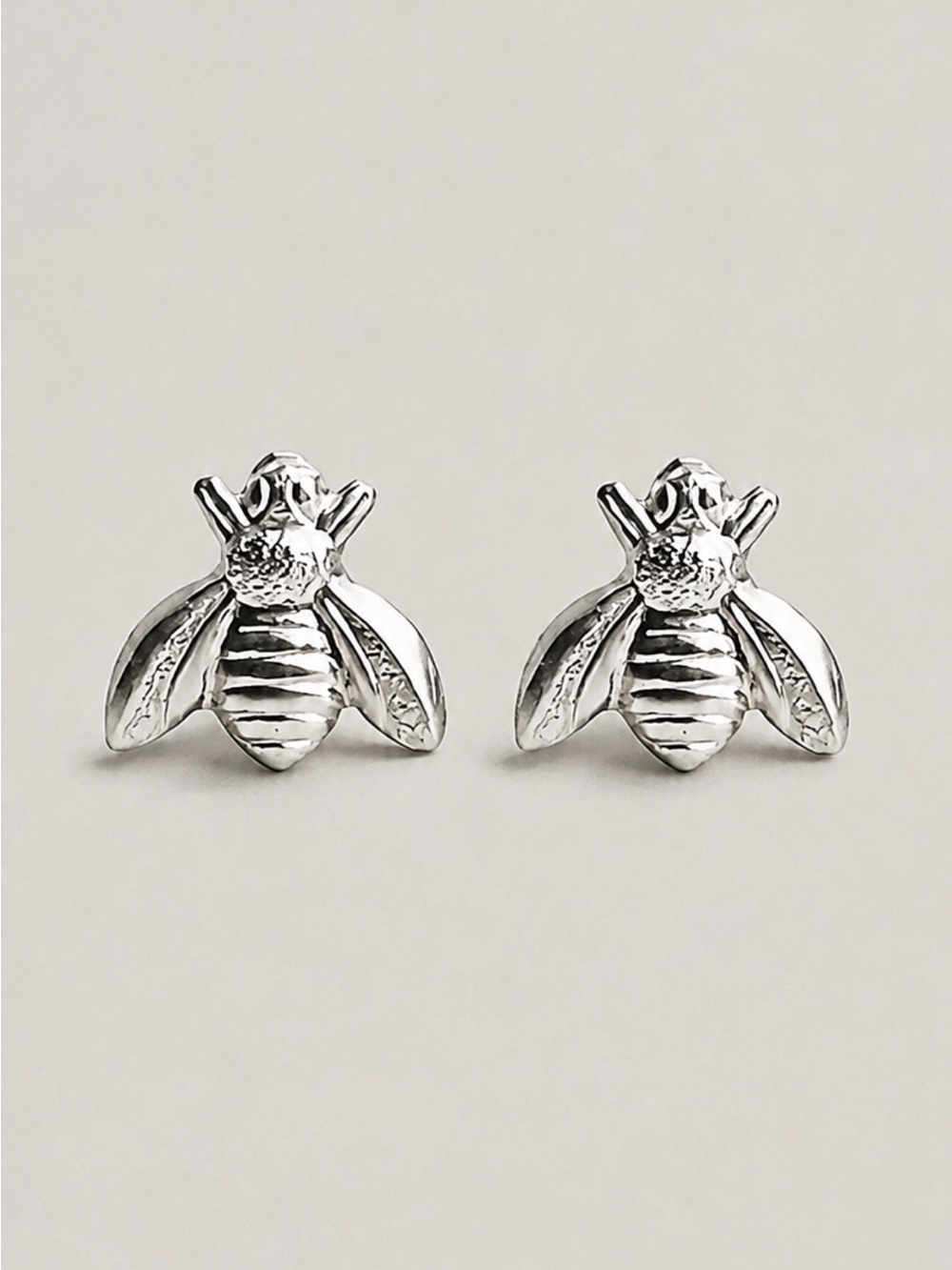 New! Silver Bee Post Earrings (1062) NWOT - Picture 1 of 2